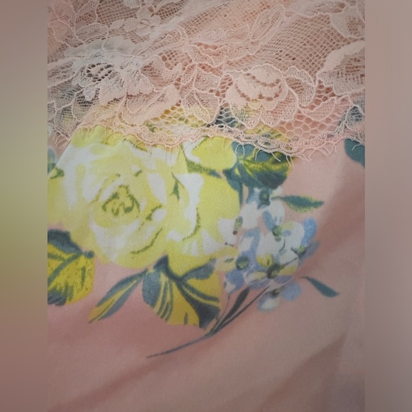 💐NWT! INC Satin & Lace Floral Robe - Picture 3 of 4